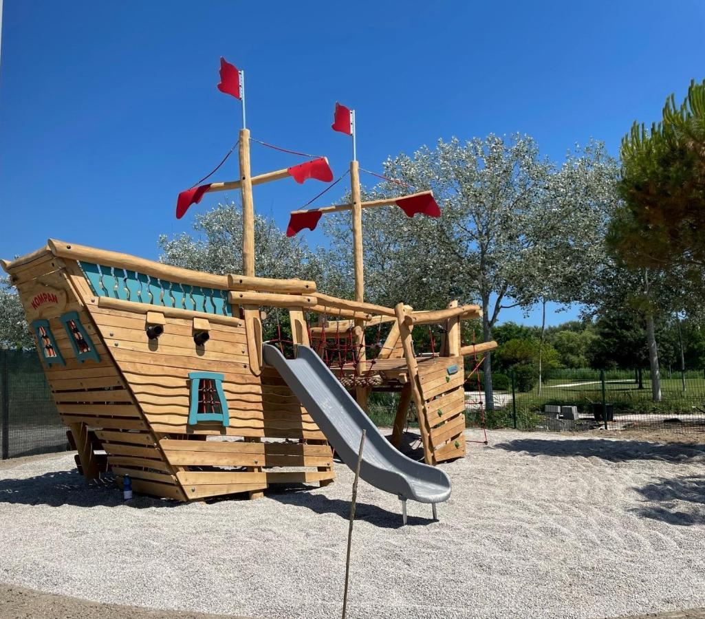 Pareus Beach Resort Caorle Esterno foto